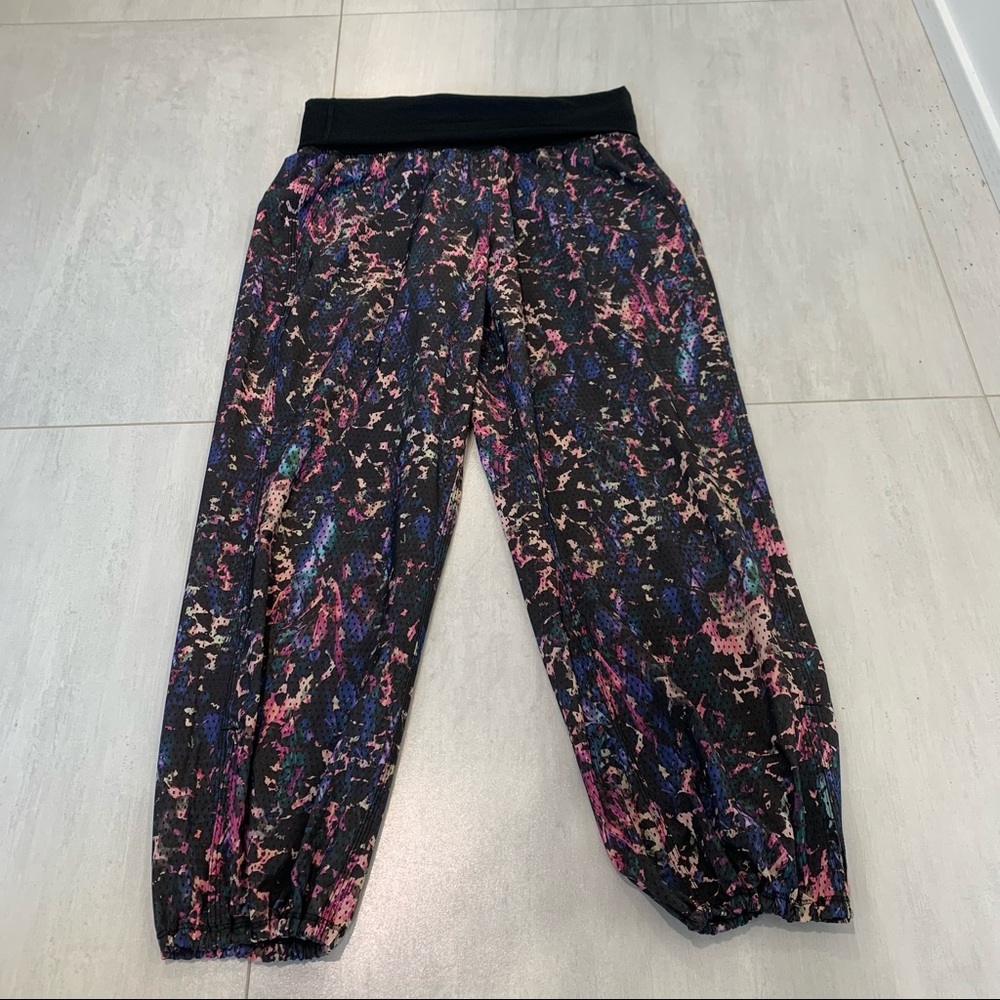 Lululemon crop joggers